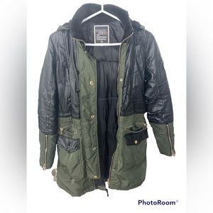 POINT ZERO Black & Green Coat